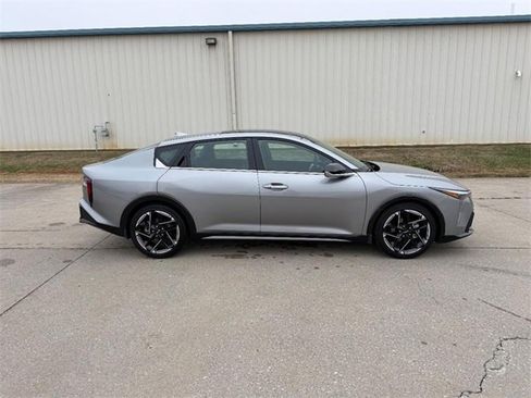 Used 2025 Kia K4 GT-Line w/ GT-Line Sunroof Package image 2