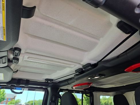 Used 2018 Jeep Wrangler Unlimited Sport S AWD/4WD image 25