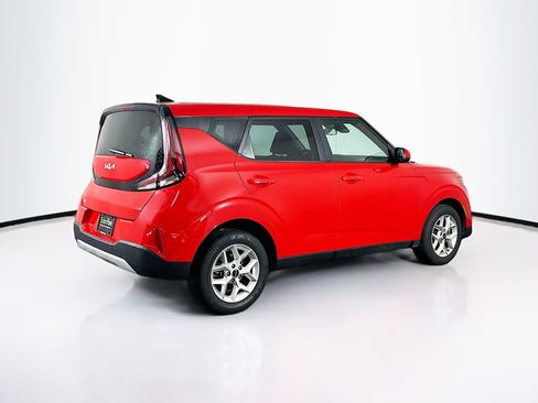 Used 2025 Kia Soul LX w/ LX Technology Package FWD image 9