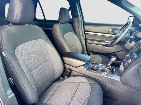 Used 2018 Ford Explorer XLT w/ Equipment Group 201A image 30