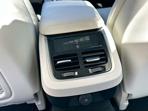 Used 2022 Volvo S60 B5 Inscription image 24