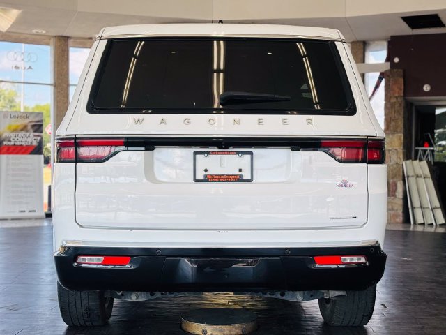 Used 2024 Jeep Wagoneer Series II w/ Flexible Seating Group AWD/4WD image 12