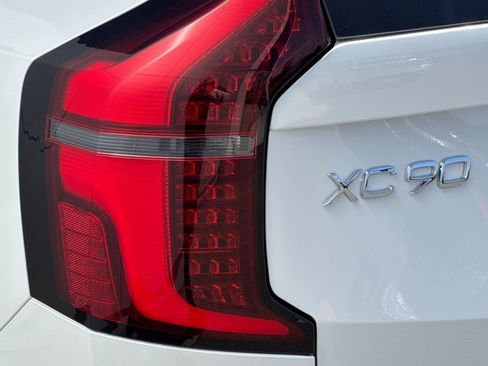 Certified 2026 Volvo XC90 B6 Plus w/ Protection Package Premier AWD/4WD image 33