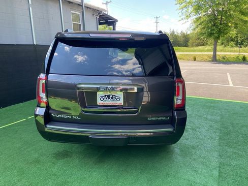 Used 2016 GMC Yukon XL Denali w/ Open Road Package AWD/4WD image 5