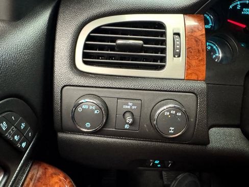 Used 2013 GMC Sierra 2500 SLT w/ SLT Convenience Package image 18