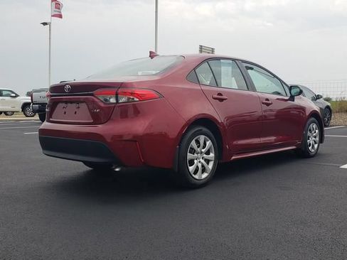 Used 2026 Toyota Corolla LE FWD image 5