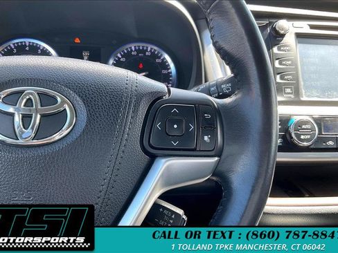 Used 2015 Toyota Highlander Limited AWD/4WD image 18