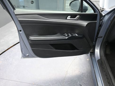 Used 2023 Kia K5 LXS image 46