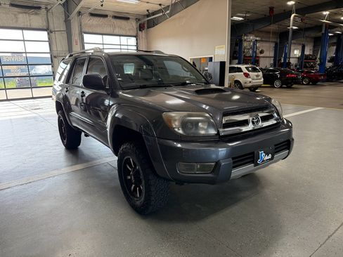 Used 2004 Toyota 4Runner Limited AWD/4WD image 4