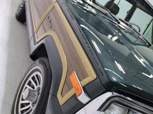 Used 1991 Jeep Grand Wagoneer image 33