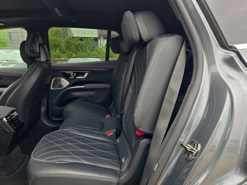 Used 2023 Mercedes-Benz EQS 580 4MATIC SUV image 19