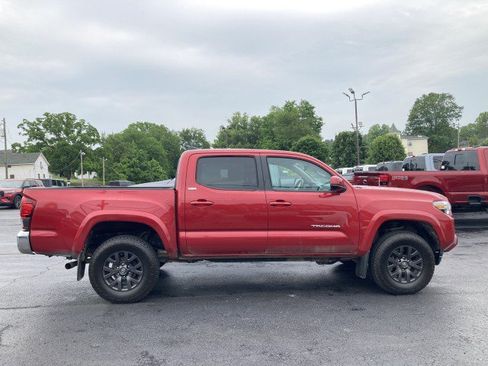 Used 2021 Toyota Tacoma SR5 AWD/4WD image 6