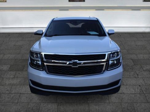Used 2017 Chevrolet Suburban LT RWD image 2