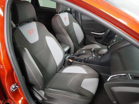 Used 2018 Ford Focus ST image 2