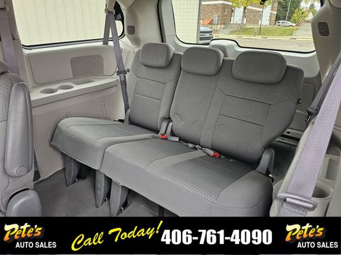 Used 2009 Chrysler Town & Country Touring image 13