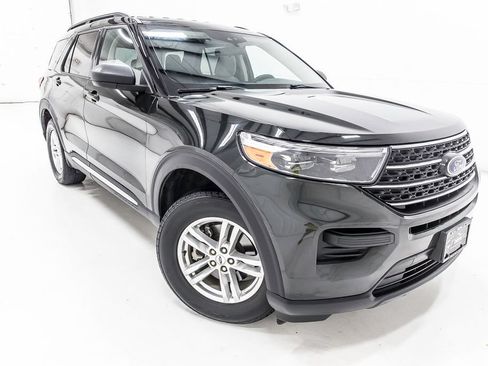 Used 2022 Ford Explorer XLT AWD/4WD image 9