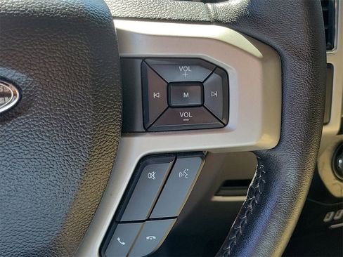 Used 2017 Ford F150 Lariat image 27