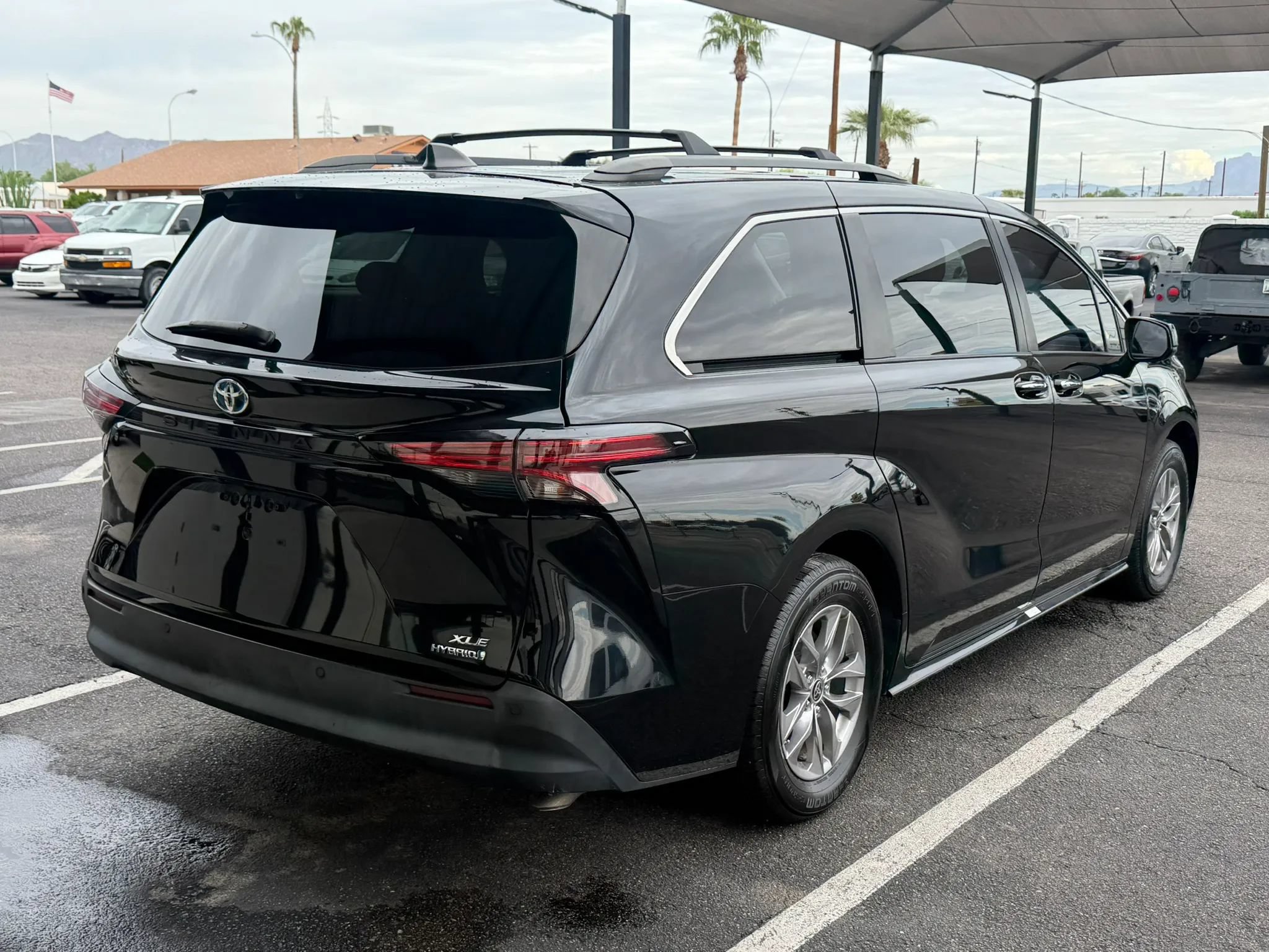 Used 2022 Toyota Sienna XLE w/ XLE Plus Package FWD image 10