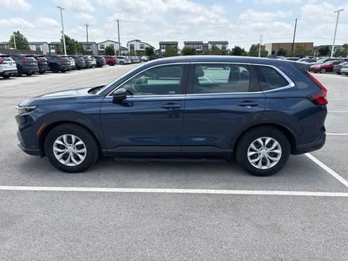 Used 2024 Honda CR-V LX image 2