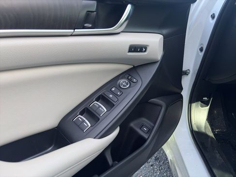 Used 2022 Honda Accord Touring image 5