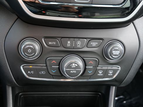 Used 2020 Jeep Cherokee Limited AWD/4WD image 23