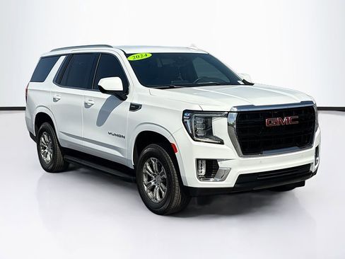 Used 2024 GMC Yukon SLE w/ Gmc Pro Safety Plus Package AWD/4WD image 3