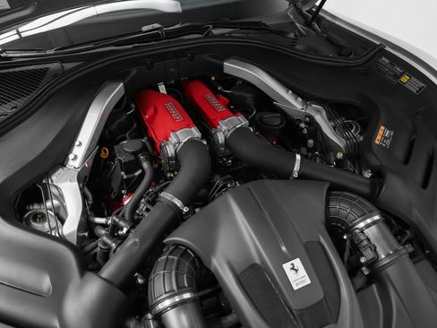 Certified 2025 Ferrari Roma Spider RWD image 13