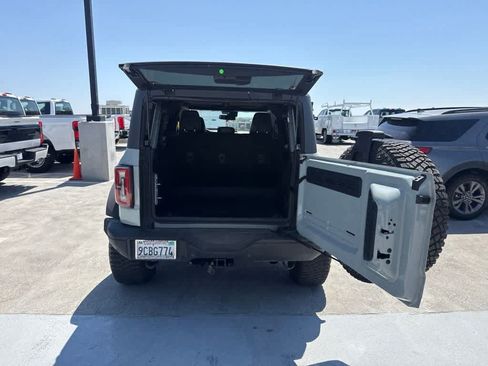 Used 2022 Ford Bronco Badlands AWD/4WD image 9