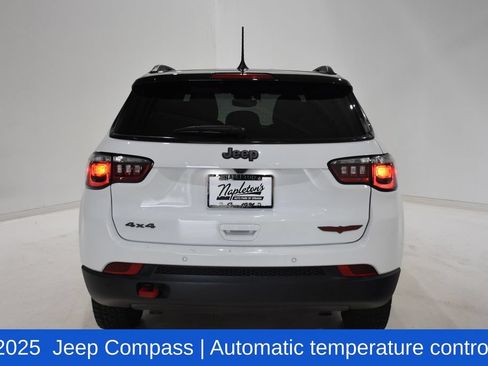 Used 2025 Jeep Compass Trailhawk AWD/4WD image 5