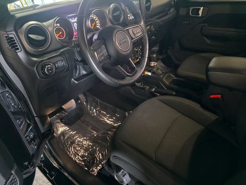 Used 2022 Jeep Gladiator Sport AWD/4WD image 12