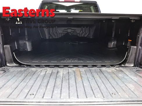 Used 2022 Chevrolet Silverado 1500 LT AWD/4WD image 9