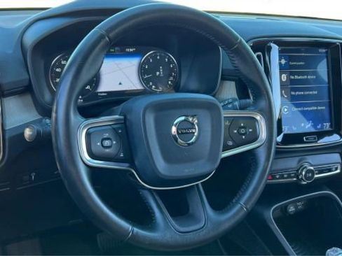 Used 2019 Volvo XC40 T5 Inscription image 27