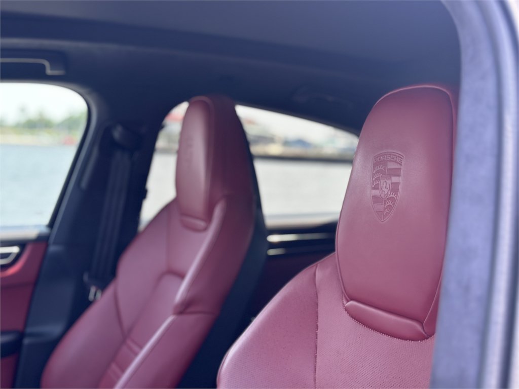 Used 2022 Porsche Cayenne GTS AWD/4WD image 17