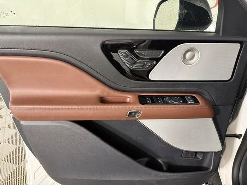 Used 2025 Lincoln Aviator Reserve w/ Luxury Package RWD image 20