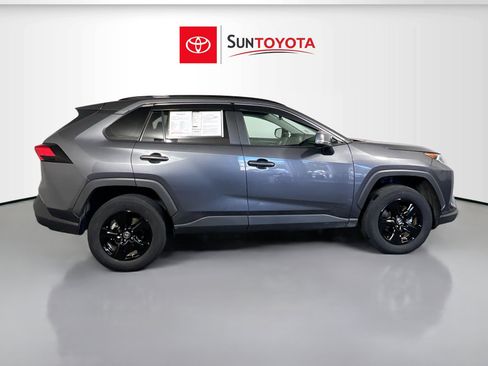 Used 2021 Toyota RAV4 XLE image 2