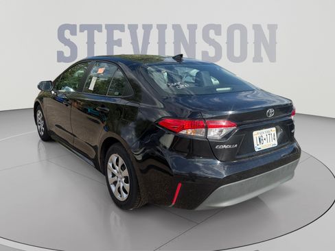 Used 2025 Toyota Corolla LE FWD image 3