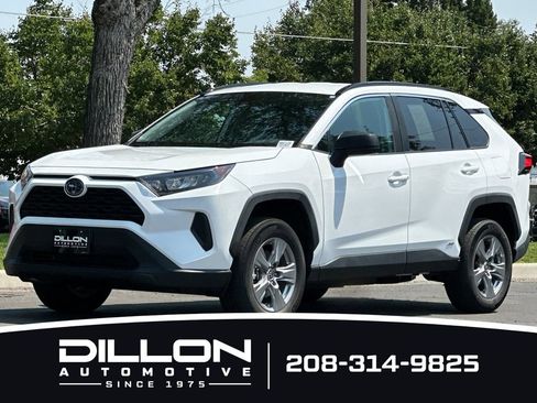 Used 2022 Toyota RAV4 LE AWD/4WD image 11