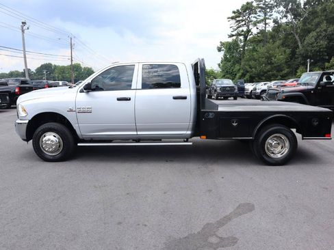 Used 2017 RAM 3500 Tradesman w/ Chrome Appearance Group AWD/4WD image 4