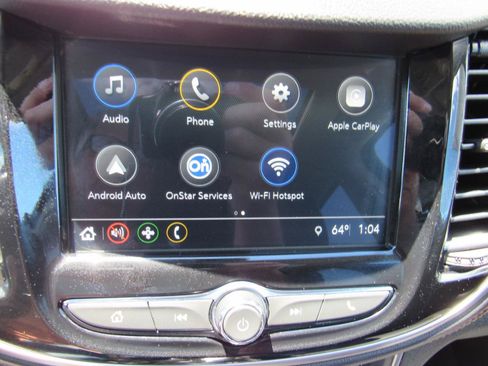 Used 2018 Chevrolet Trax LT w/ Sun & Sound Package FWD image 23