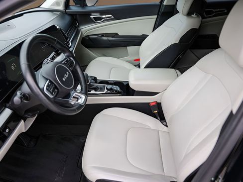 Used 2023 Kia Sportage EX AWD/4WD image 10