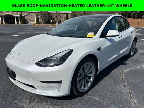 Used 2023 Tesla Model 3 Standard Range image 1
