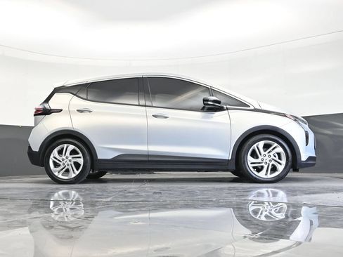 Used 2023 Chevrolet Bolt LT FWD image 24