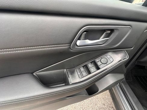 Certified 2025 Nissan Rogue SV w/ SV Premium Package FWD image 15