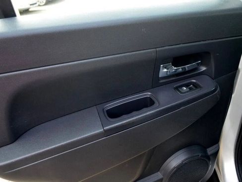 Used 2012 Jeep Liberty Sport image 22