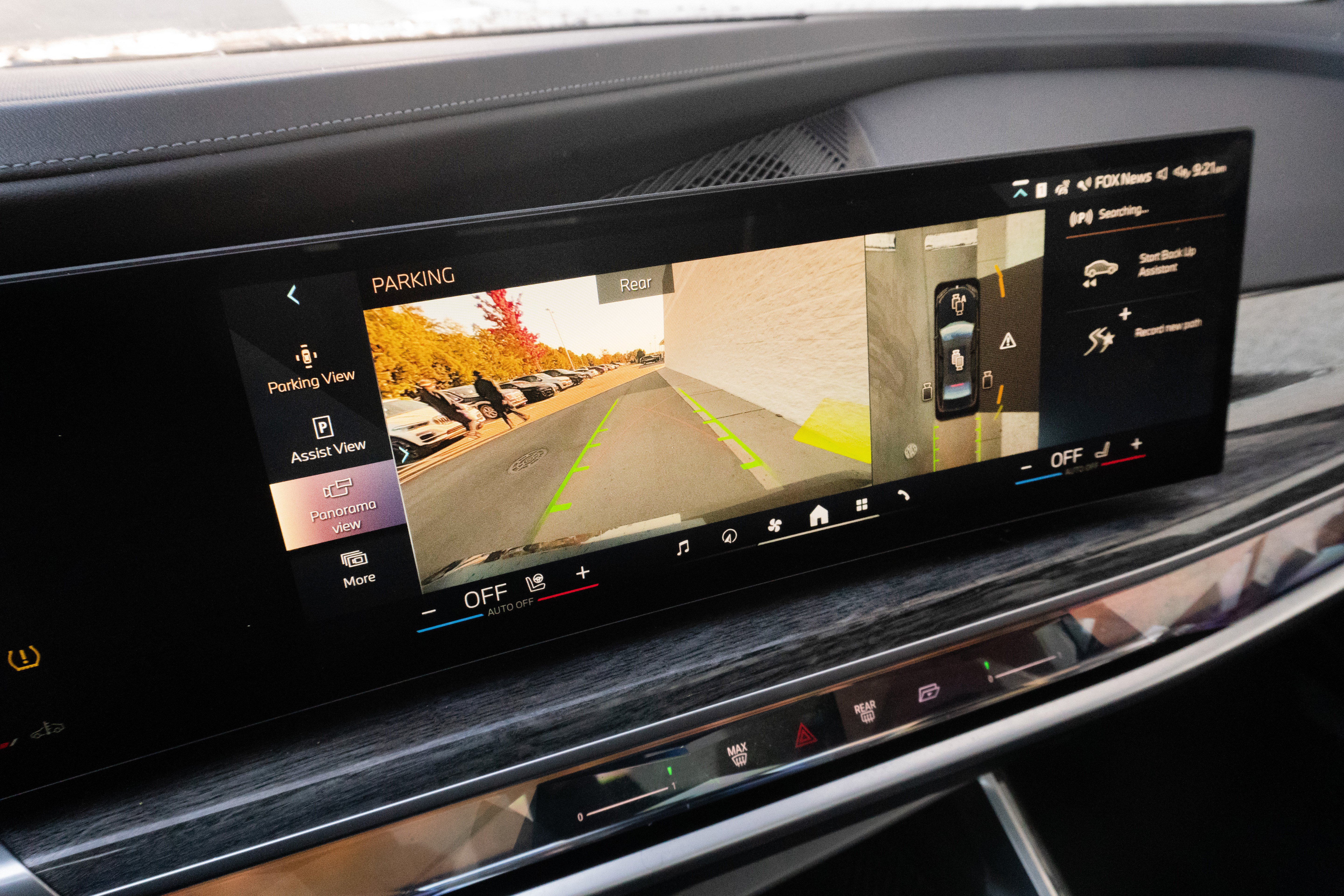 Certified 2024 BMW 740i w/ Premium Package 2 RWD image 26