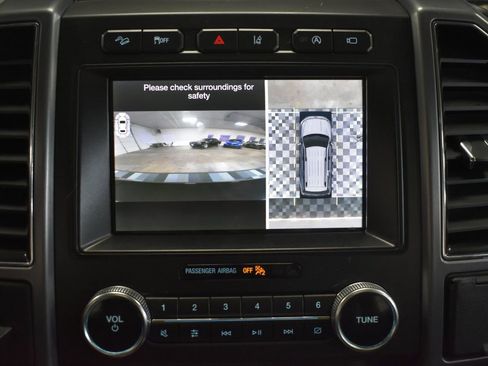 Used 2019 Ford Expedition Platinum image 23