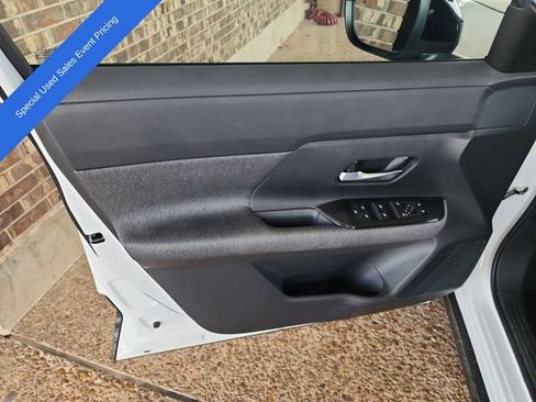 Used 2026 Nissan Kicks SV w/ SV Premium Package FWD image 9