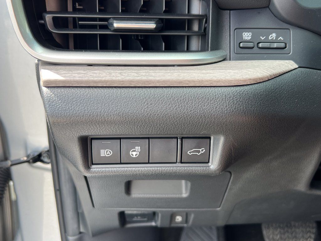 Used 2024 Toyota Grand Highlander AWD image 24
