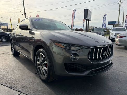 Used 2018 Maserati Levante image 6