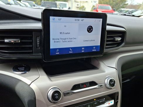 Used 2023 Ford Explorer XLT w/ Class IV Trailer Tow Package image 18